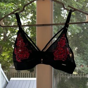La Vie En Rose Black and Pink Floral Lace Bralette